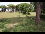 07883 ostia - regio iv - insula i - campo della magna mater - tempio della magna mater (iv,i,1) - bli ri suedporticus - ri osten - 06-2024.jpg